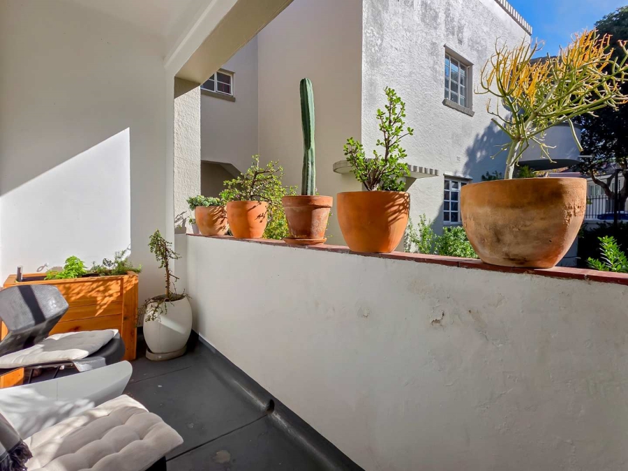 2 Bedroom Property for Sale in Tamboerskloof Western Cape